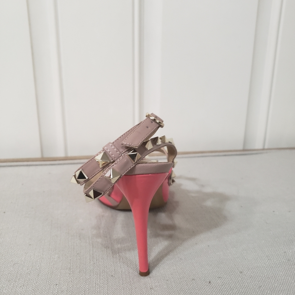 Kaitlyn Pan Rockstud Pink Leather Pointed-Toe Heels - Picture 12 of 13